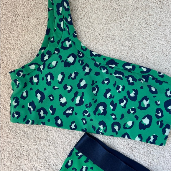 All In Motion Leopard Print Active set - Picture 3 of 5